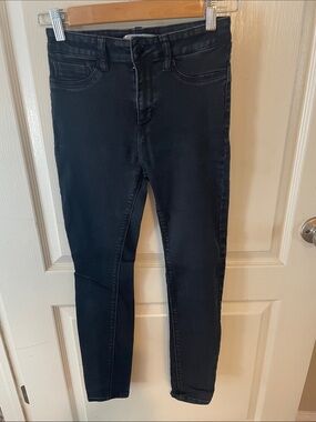 Women’s High-Rise Black Skinny Jeans